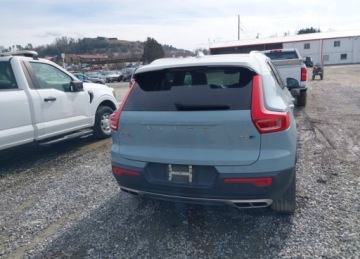 Volvo XC40 2019 Volvo XC 40 2019r., T5 Momentum, 2L, od ubezpieczalni 2.0 Benzyna 251KM, zdjęcie 8