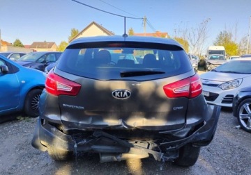 Kia Sportage III SUV 1.7 CRDi 116KM 2013 Kia Sportage 2013r, 1.7 CRDI. Uszkodzony tyl i lekko przod. Jezdzi. 1.7, zdjęcie 20