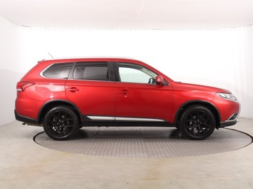 Mitsubishi Outlander III SUV Facelifting 2015 2.0 MIVEC 150KM 2016 Mitsubishi Outlander 2.0, Salon Polska, 4X4, zdjęcie 5