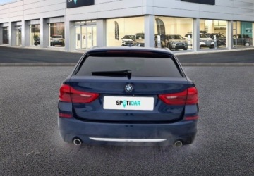 BMW Seria 5 G30-G31 Touring 530d 265KM 2017 BMW Seria 5 530d Luxury Line aut 3.0 Diesel 265KM, zdjęcie 4