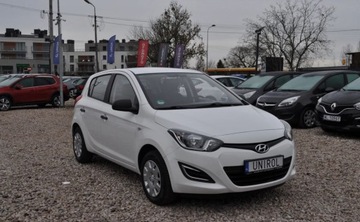 Hyundai i20 I Hatchback 5d Facelifting 1.2 DOHC 85KM 2014 Hyundai i20 LIFT Benzyna 1.2 Klimatyzacja 1.2 Benzyna 85KM, zdjęcie 3