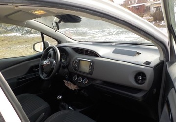 Toyota Yaris III Hatchback 5d Facelifting 2017 1.0 VVT-i 72KM 2020 Toyota Yaris Okazja Benzyna 72KM, zdjęcie 17