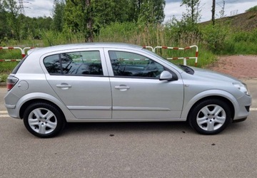Opel Astra H Hatchback 5d 1.4 TWINPORT ecoFLEX 90KM 2009 Opel Astra 1,41-Wlasciciel5DrzwiKlima 1.4 Benzyna 90KM, zdjęcie 9