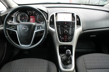Opel Astra J Sports Tourer Facelifting 2.0 CDTI ECOTEC 165KM 2013 Opel Astra 2.0 CDTI 165KM Active Nawigacja z, zdjęcie 9