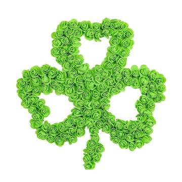 СТ. Венок ко Дню Святого Патрика Висит венок на дверь