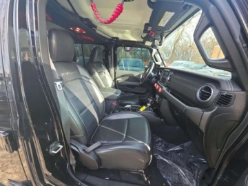 Jeep Gladiator 2021 Jeep Gladiator Overland Crew Cab Medium Bed 2021 3.6 Benzyna 285KM, zdjęcie 10