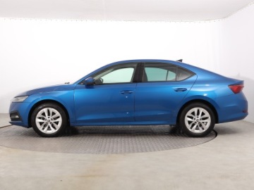 Skoda Octavia IV Liftback 2.0 TDI 150KM 2022 Skoda Octavia 2.0 TDI, Salon Polska, zdjęcie 2