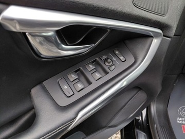 Volvo V40 II 2018 Volvo V40 R Design Automat Navi Kamera Led 1.5 Benzyna 122KM, zdjęcie 8