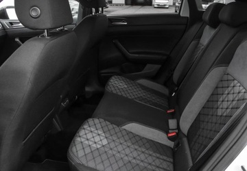 Volkswagen Taigo 1.5 TSI 150KM 2024 Volkswagen Taigo 1.5TSI 150KM R-Line DSG, Podgrzewane Fotele, Kamera Cofan, zdjęcie 10