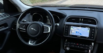 Jaguar F-Pace 2017 Jaguar F-Pace R Sport, Lampy LED, 2.0 D AWD 4x4, Bezwypadkowy Nowy Rozrzad, zdjęcie 8