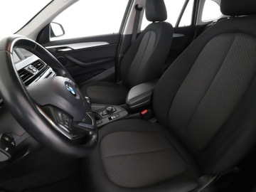 BMW X1 F48 Crossover sDrive18d 150KM 2017 BMW X1 full LED klima auto grzane fotele czujniki, zdjęcie 12