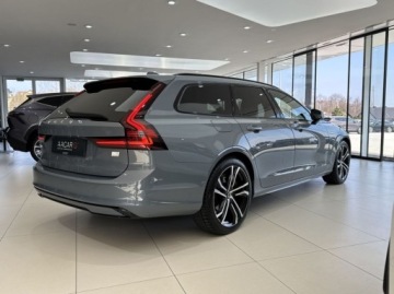 Volvo V90 II Plug-In Facelifting 2.0 T8 Plug-In Hybrid 391KM 2021 Volvo V90 T8 AWD Plug-In Hybrid R-Design HUD ACC Bowers Wilkins 2.0, zdjęcie 3