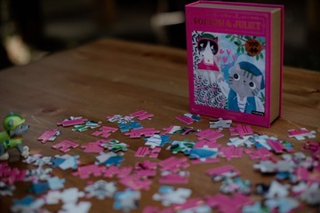 Mudpuppy Puzzle książka Romeomiau i Julia 100 el