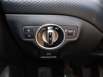 Mercedes Klasa A W176 Hatchback 5d Facelifting 180 122KM 2015 Mercedes A A 180, Skóra, Navi, Klima, Parktronic, zdjęcie 17