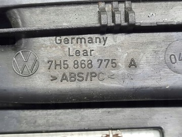 LAMPA ČALOUNĚNI ZADNÍ 7H5868775A VW T5 MULTIVAN