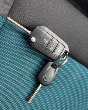 Citroen C4 Cactus Crossover 1.2 PureTech 82KM 2017 Citroen C4 Cactus 1.2B 82KM przeb.83tys bezwypadkowy salon Polska kamera k, zdjęcie 31