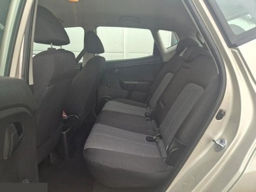 Kia Venga Mikrovan 1.4 DOHC CVVT 90KM 2011 Kia Venga 1.4 CVVT ISG Edition 7 90KM 2011r, zdjęcie 9