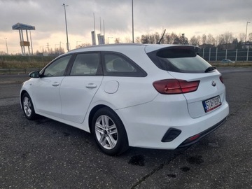 Kia Ceed II Kombi Facelifting 1.4 DOHC 100KM 2018 Kia Ceed 1.4 100KM 2018 – Niski przebieg Książka serwisowa Benzyna, zdjęcie 12