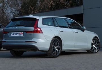 Volvo V60 II  2024 Volvo V60 2,0T 177 aut Hak Ogrz,Kier.+4xFotele Kamera DVD DAB NFC perła TOP, zdjęcie 29