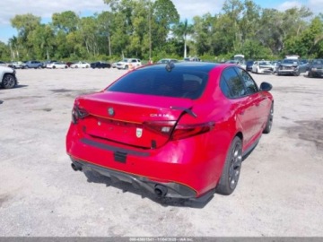 Alfa Romeo Giulia II Sedan 2.0 TBi 280KM 2018 Alfa Romeo Giulia Ti Sport 2018 2.0l 2.0 Benzyna 280KM, zdjęcie 5