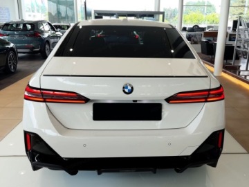 BMW Seria 5 G90-91 Touring 2.0 520d 197KM 2025 BMW Seria 5 520d xDrive Sport Sedan 2.0 (197KM) 2025, zdjęcie 2