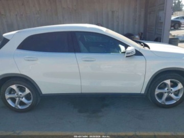 Mercedes GLA I 2018 Mercedes-Benz GLA 2018 MERCEDES-BENZ GLA 250 4MATIC 2.0 Benzyna 208KM, zdjęcie 13
