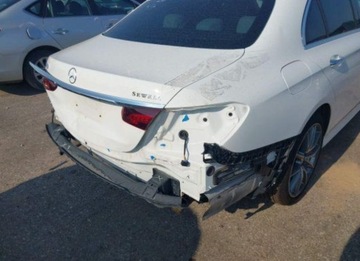 Mercedes Klasa E W213 2021 Mercedes-Benz Klasa E 2021, 2.0L, od ubezpieczalni, zdjęcie 1