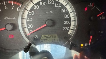 Mazda 5 I 1.8 MZR 115KM 2007 Mazda 5 Raty Klimatronic Szyberdach 7 osobowy 1.8 BENZ Zarej w PL 1.8 115KM, zdjęcie 32