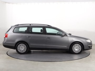 Volkswagen Passat B6 Variant 2.0 TDI PD-DPF 140KM 2006 VW Passat 2.0 TDI, Klima, Klimatronic, zdjęcie 5