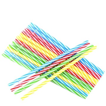 Plastikowe słomki wielokrotnego użytku w paski