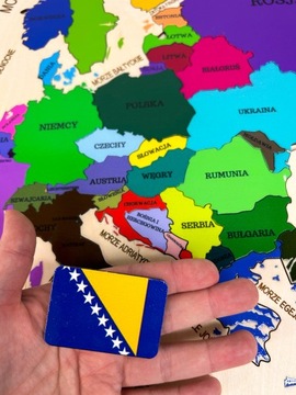 Деревянная карта Европы, флаги Европы,