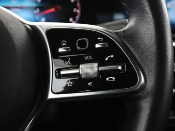 Mercedes Klasa A W177/V177 Hatchback 2.0 250 224KM 2018 Mercedes A 250 225KM Automat Navi Czujniki, zdjęcie 29