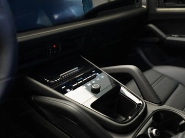 Porsche Cayenne III SUV Plug-In Facelifting 3.0 470KM 2025 PORSCHE Cayenne E-Hybrid Black Edition 3.0 (470 KM) 2025, zdjęcie 6