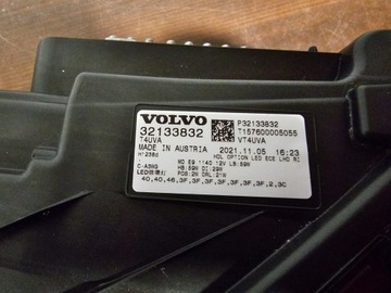 SVĚTLO PŘEDNÍ PRAVÁ VOLVO XC40 FACELIFT PIXEL 32133832