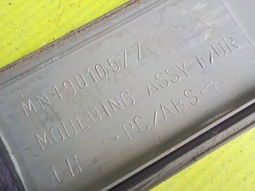 LANCER VII 07R LIŠTA DVEŘE LEVÝ PŘEDNÍ MN190105ZZ