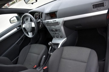 Opel Astra H Hatchback 5d 1.8 ECOTEC 140KM 2006 Opel Astra H GTC Sport 1.8 16V 140KM Wyposażona, Zadbana, BEZ Wkładu ZOBACZ, zdjęcie 14