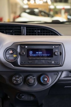 Toyota Yaris III Hatchback 5d Facelifting 2017 1.0 VVT-i 72KM 2020 Toyota Yaris 1.0 Active Benzyna 72KM, zdjęcie 18