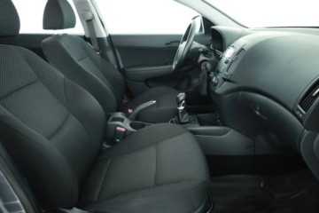 Hyundai i30 I CW Facelifting 1.4 DOHC 109KM 2011 Hyundai i30 1.4 CVVT, Klima, zdjęcie 6