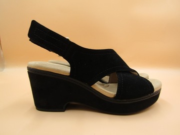 Sandały Clarks Giselle Cove kolor black suede, r.40