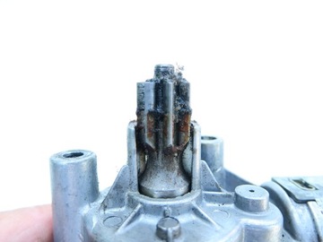 MOTOREK REGULACE SEDADLA BMW 7 E32