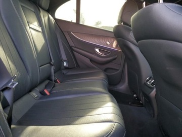 Mercedes Klasa E W213 2021 Mercedes-Benz Klasa E 2021r., E 350 4matic, 2L, od ubezpieczalni 2.0 255KM, zdjęcie 8