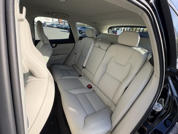 Volvo XC60 II 2022 Volvo XC 60 B4 Benzyna | Plus Bright | Salon PL |, zdjęcie 28