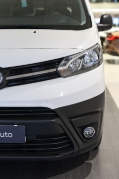 Toyota 2022 Toyota Proace Verso Kombi 2.0 D-4D Long 2,8t 2.0 Diesel 145KM, zdjęcie 8