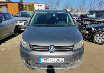 Volkswagen Touran II 1.6 TDI 105KM 2012 Volkswagen Touran 2012r, 1.6 TDI. Lekko przetarte boki. Jezdzi. 1.6 Diesel, zdjęcie 19