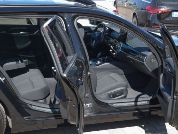 BMW Seria 5 G30-G31 Touring Plug-In 2.0 530e 292KM 2022 BMW 530e 292ps Panorama Hak ACC 4xKlima HiFi 18” Webasto Kamera Sam Parkuje, zdjęcie 21