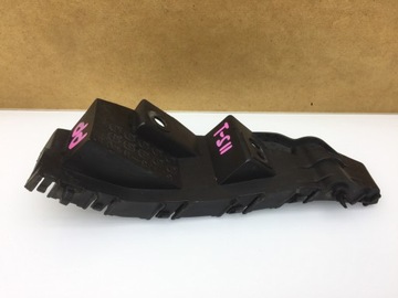 DAIHATSU TERIOS II VÝZTUHA NÁRAZNÍKU PRAVÝ PŘEDNÍ