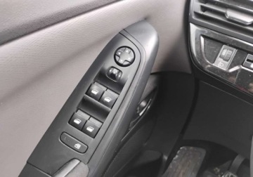 Citroen C4 II 2014 Citroen C4 2014r, 1.6 HDI. Lekko uszkodzony prawy tyl. Jezdzi. 1.6 116KM, zdjęcie 9