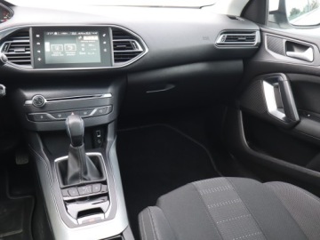 Peugeot 308 II SW 1.2 PureTech 130KM 2015 Peugeot 308 1.2 PureTech, Automat, Navi, Klima, zdjęcie 7