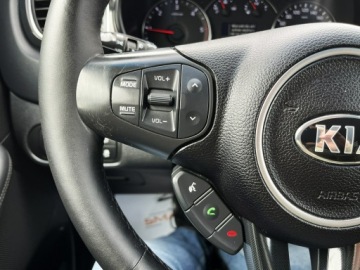 Kia Carens IV Minivan 1.7 VGT CRDi 141KM 2015 Kia Carens Navi/Kamera/ Pakiet Zimowy, zdjęcie 12