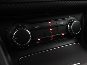 Mercedes Klasa A W176 Hatchback 5d Facelifting 220 184KM 2017 Mercedes A 220 4x4 automat full LED półskóra,, zdjęcie 27